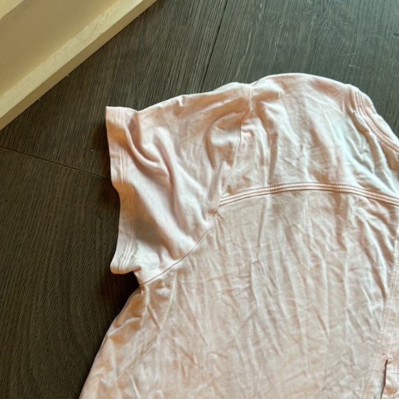 Open back lululemon shirt - Picture 8 of 8